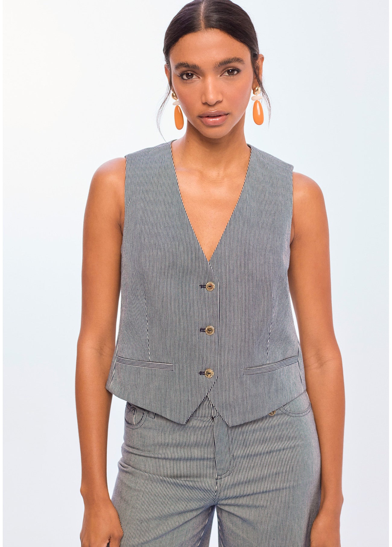 LS2602019 Striped Vest سترة مخططة - Brown Loft