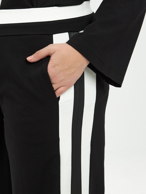 8201.2071 (Wide Leg Pants with Striped) بنطلون واسع الساق مع مخطط